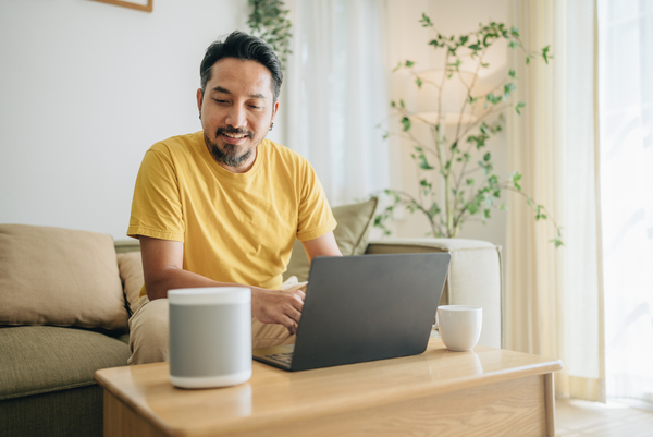 illustratieve foto arbeidsongeschikt-man-laptop