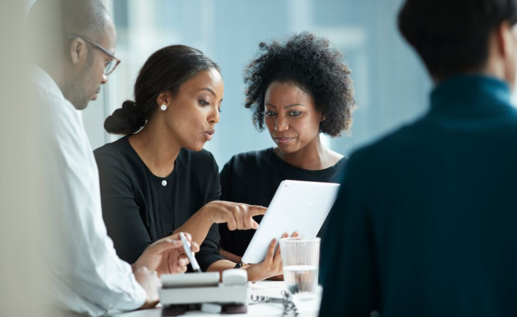 illustratieve foto voorbereiding-gewijzigde-regeling-sspf-mensen-overleg